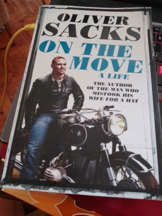 Um Reporter Inconveniente-Aurelio Cunha1e8E-Alfinete antigo8E Desde2E