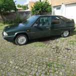 Carro classico em muito bom estado