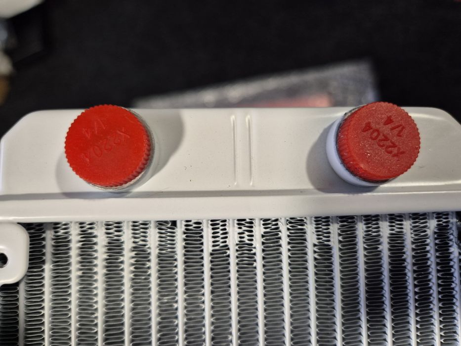 Radiador de refrigeração líquida para computador