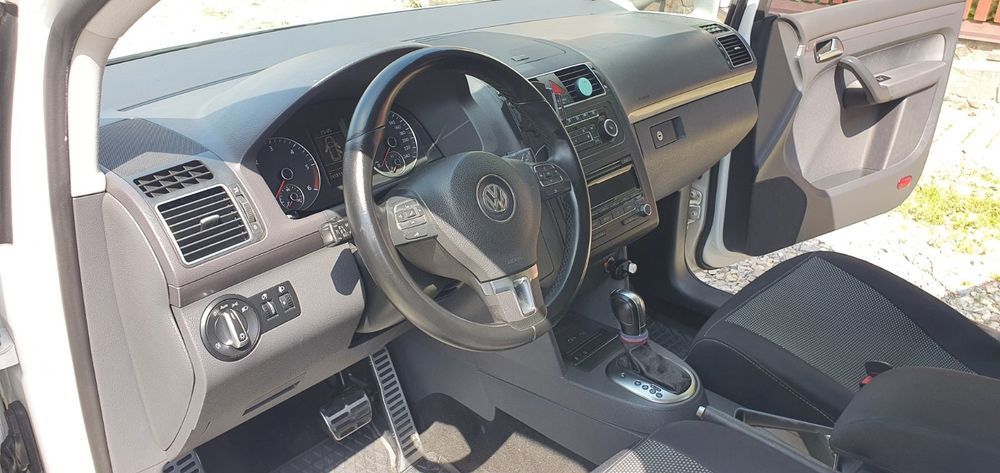 Продам Фольцваген Туаран