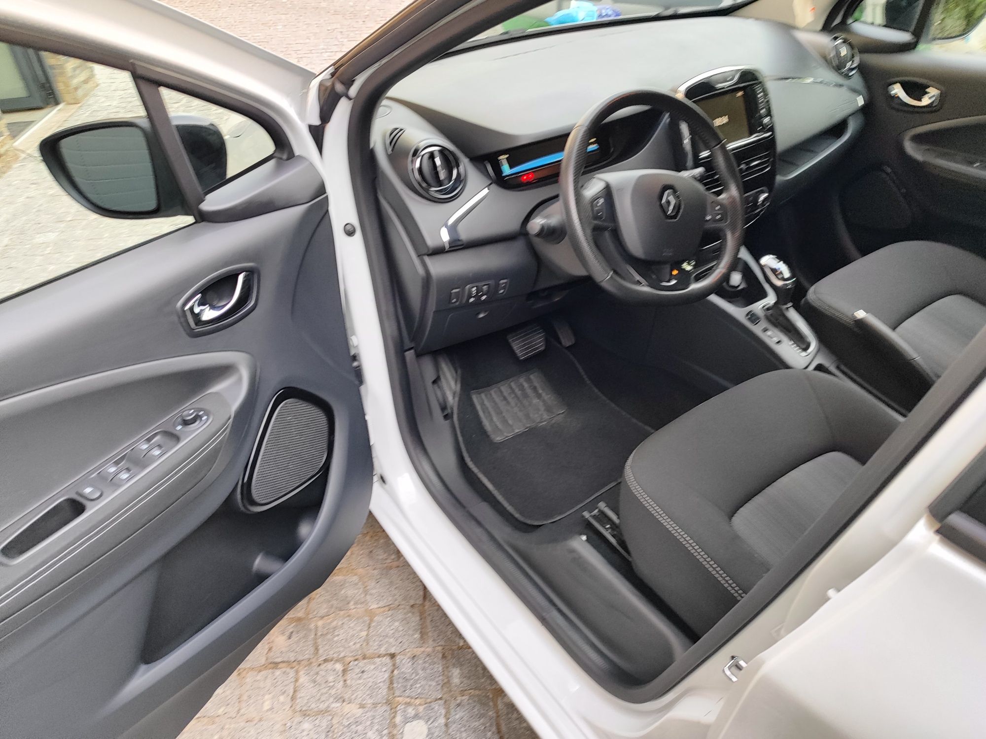 Renault Zoe itens 41 kWh com 63 mil kms