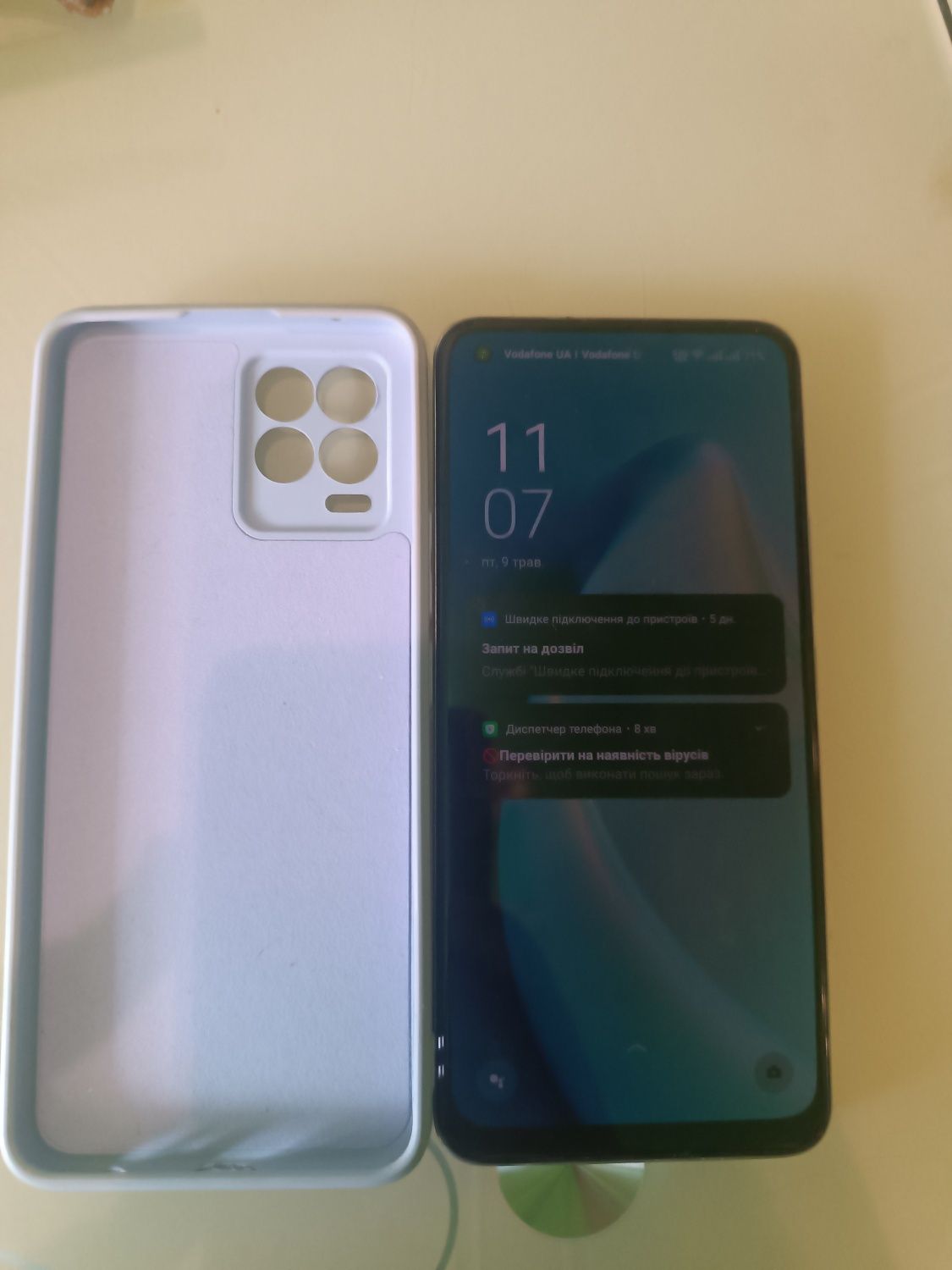 Продам смартфон realme8