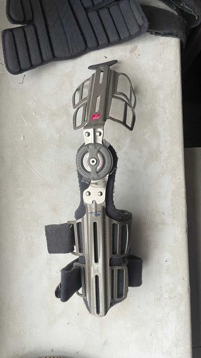 Ортез Medi Epico Rom на ліву руку