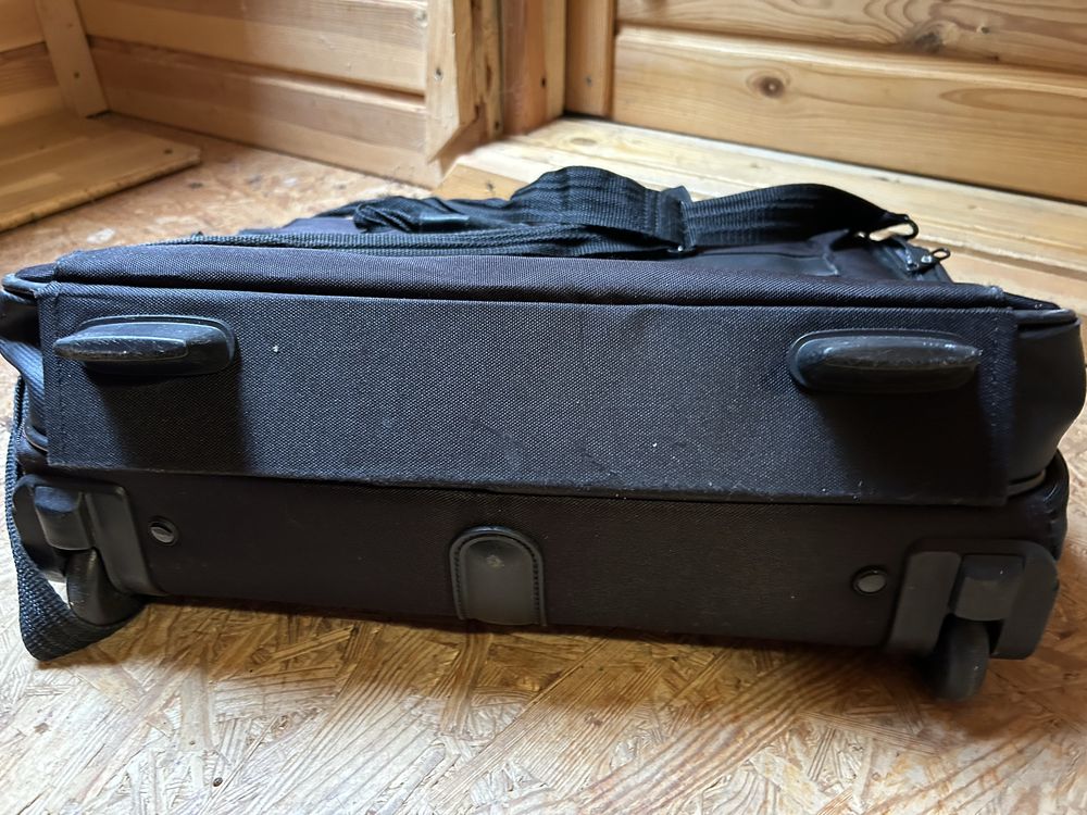 Samsonite czarna torba na laptop na kółkach