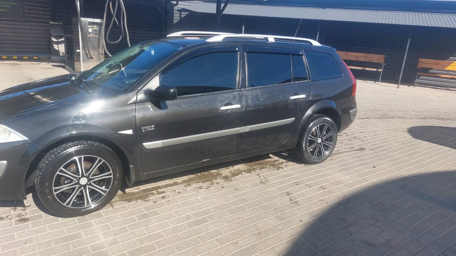 Автомобіль Рено Меган2