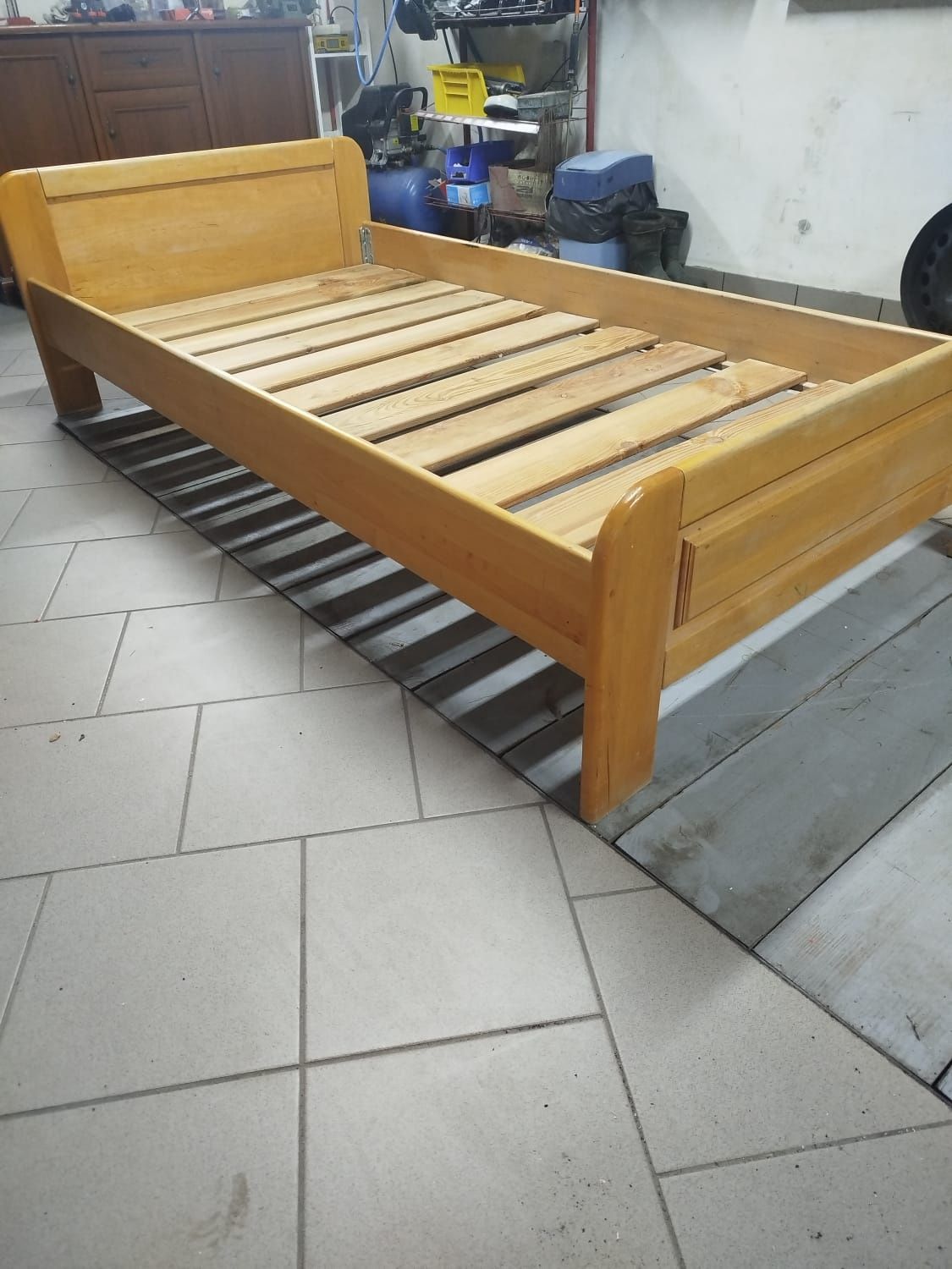 Łóżko drewniane bukowe