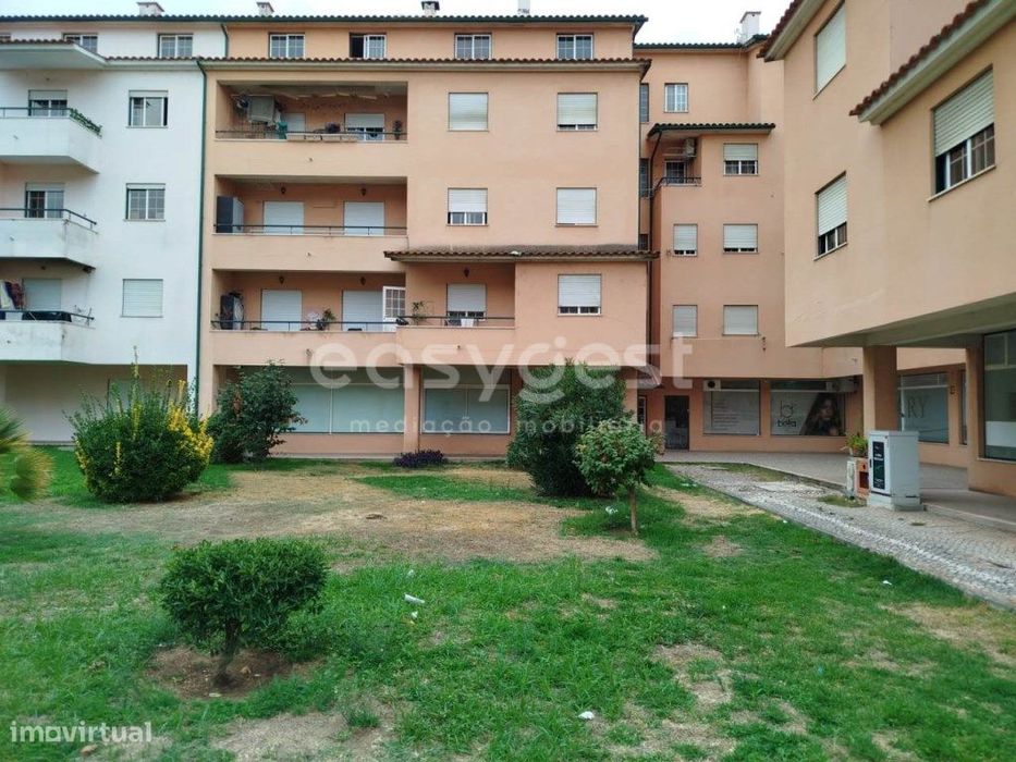 Apartamento T2 localizado no centro da Vila de Miranda do Corvo