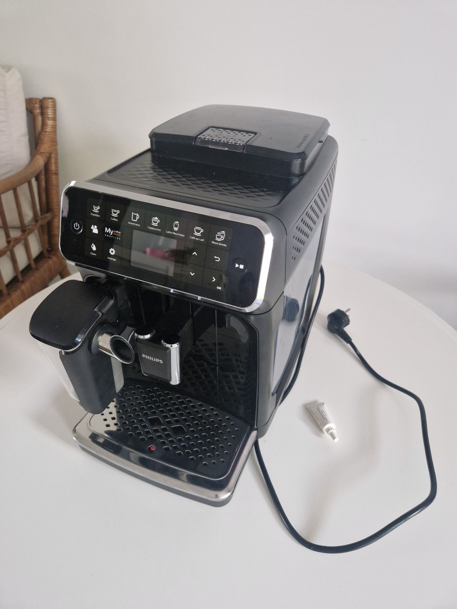 PHILIPS Latte Go/Philips ep4341/50
Dzien dobry na sprzedaż expres Phil