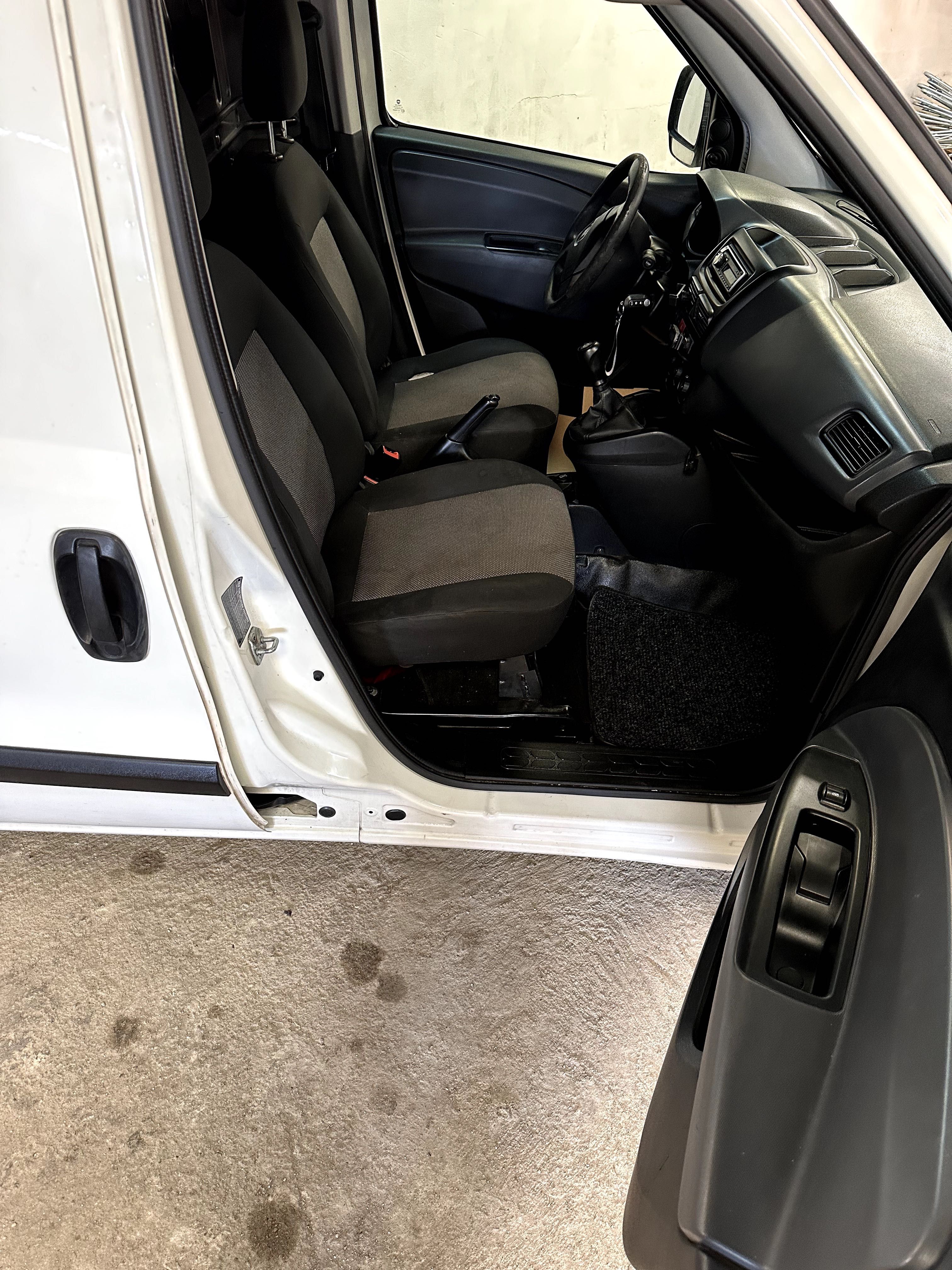 Fiat Doblo 1.3 Multijet 2012 – Económica, Fiável e Bem Estimada