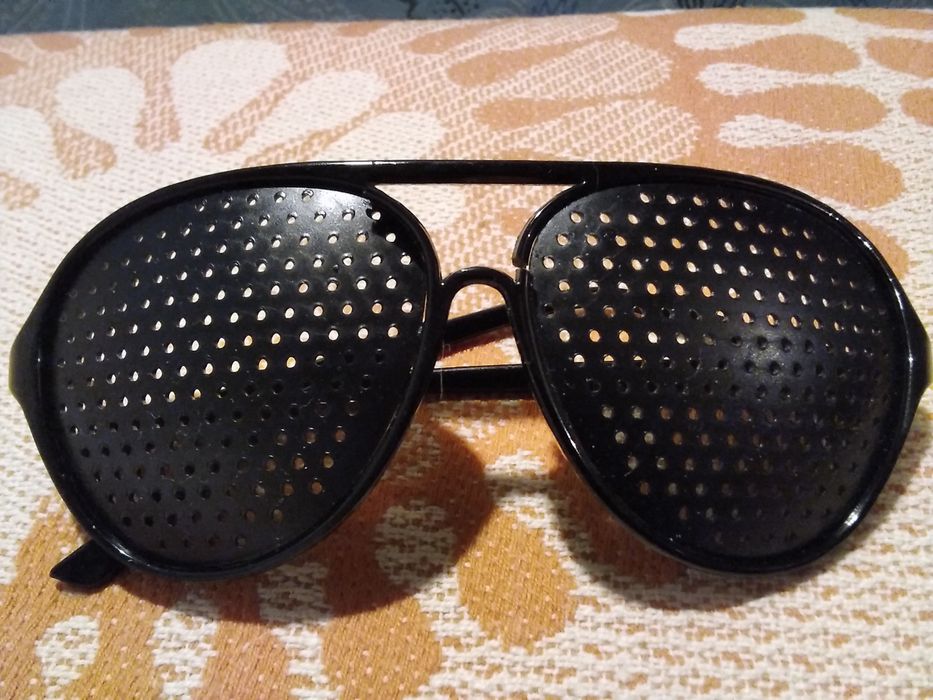 Перфорированные линзы для очков тренажеров