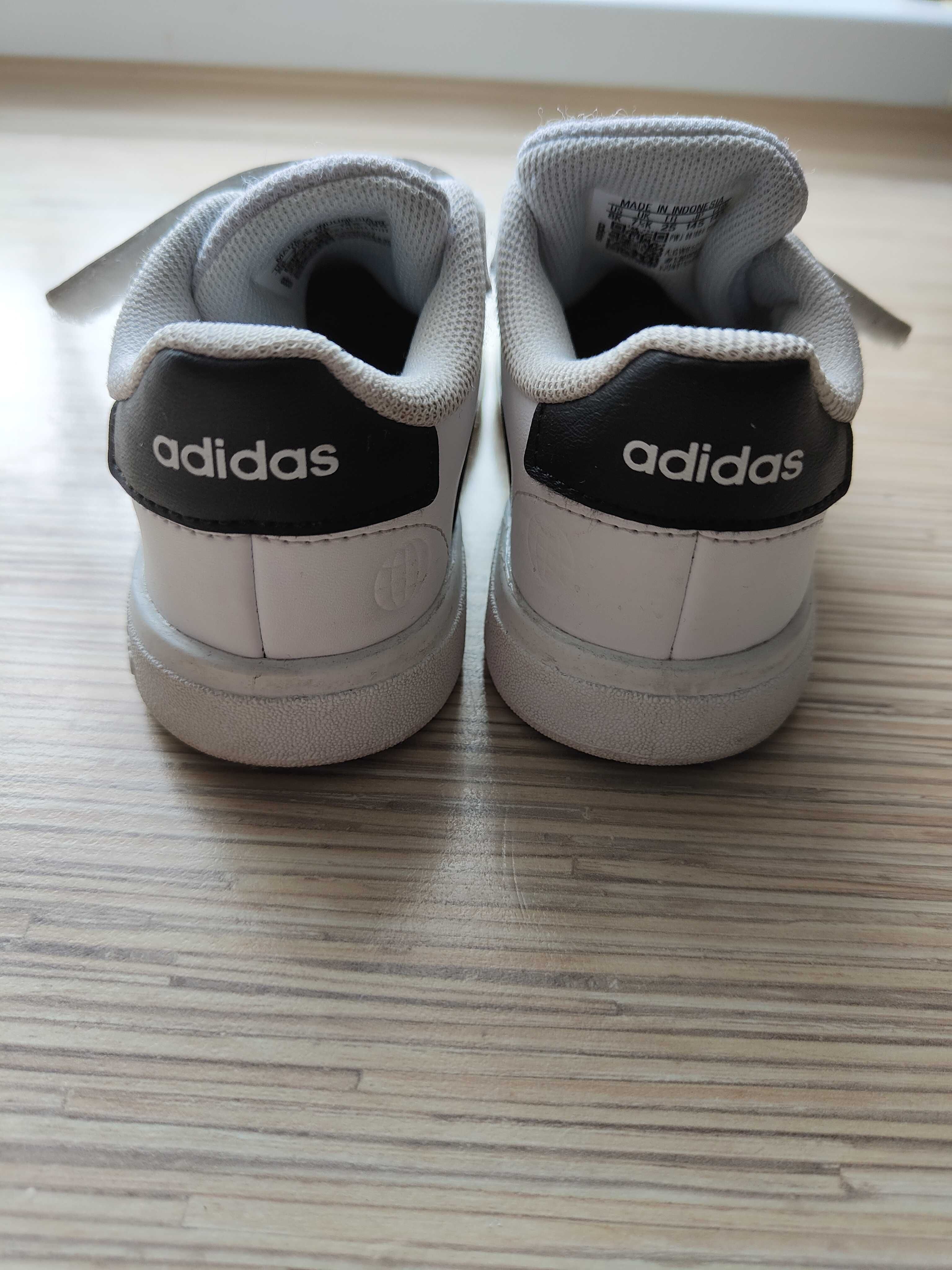 Buty Adidas dziecięce