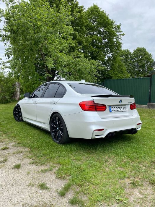 ПРОДАМ BMW ф30 328i хороший ТОРГ