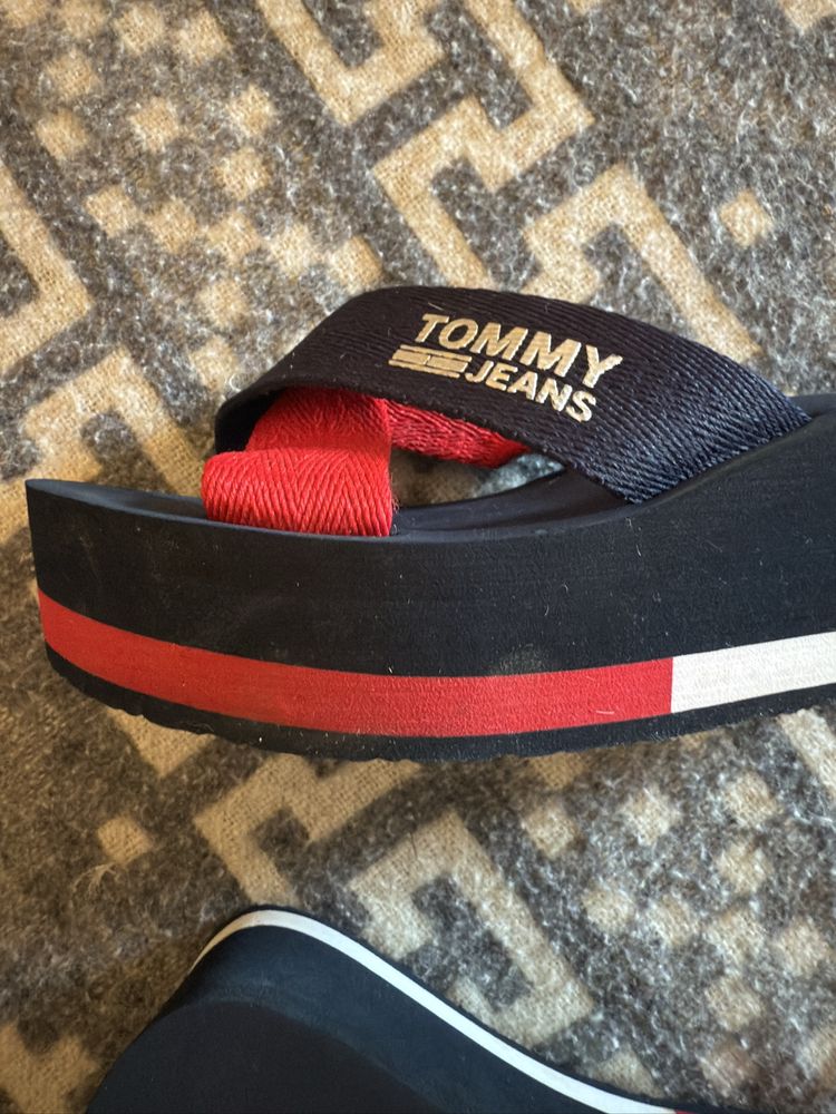 Шльопанці Tommy Hilfiger 36 р