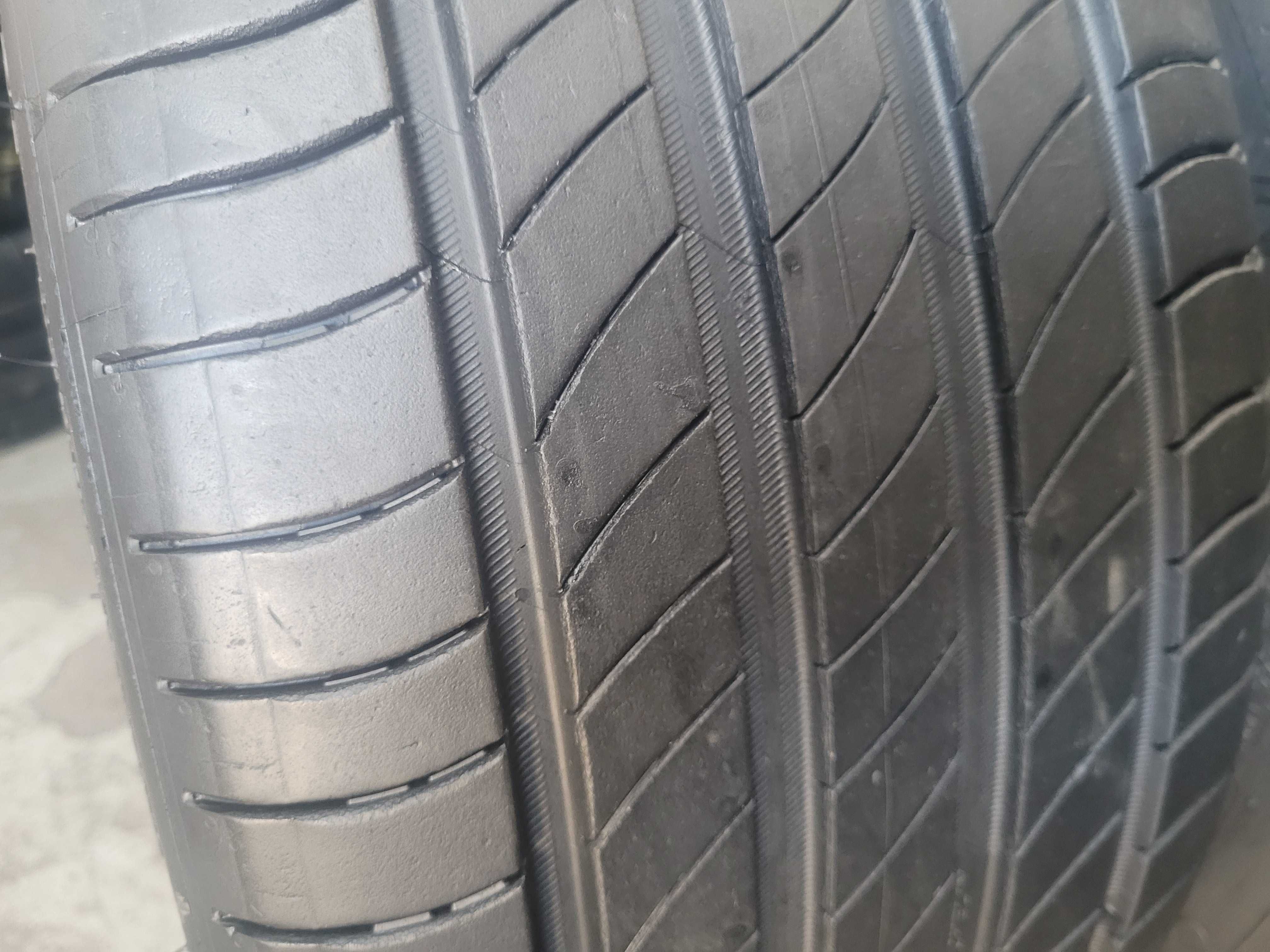 235 40 R 19 Michelin