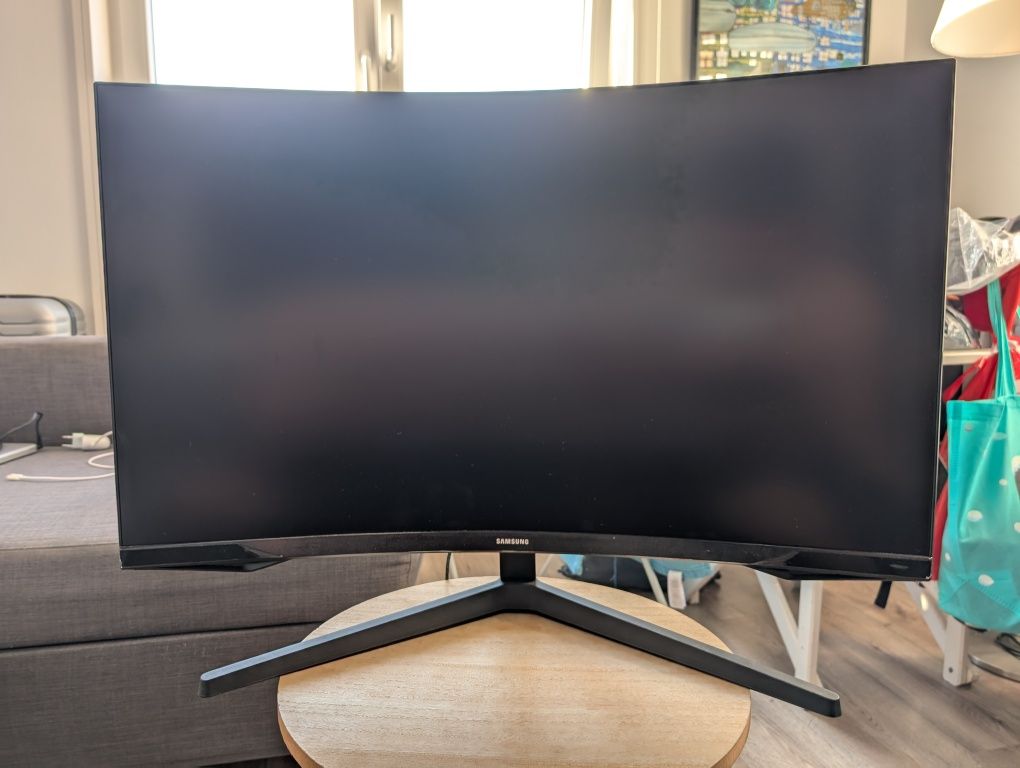 Monitor Curvo Samsung Odyssey G5 32" WQHD 144Hz – Excelente Estado