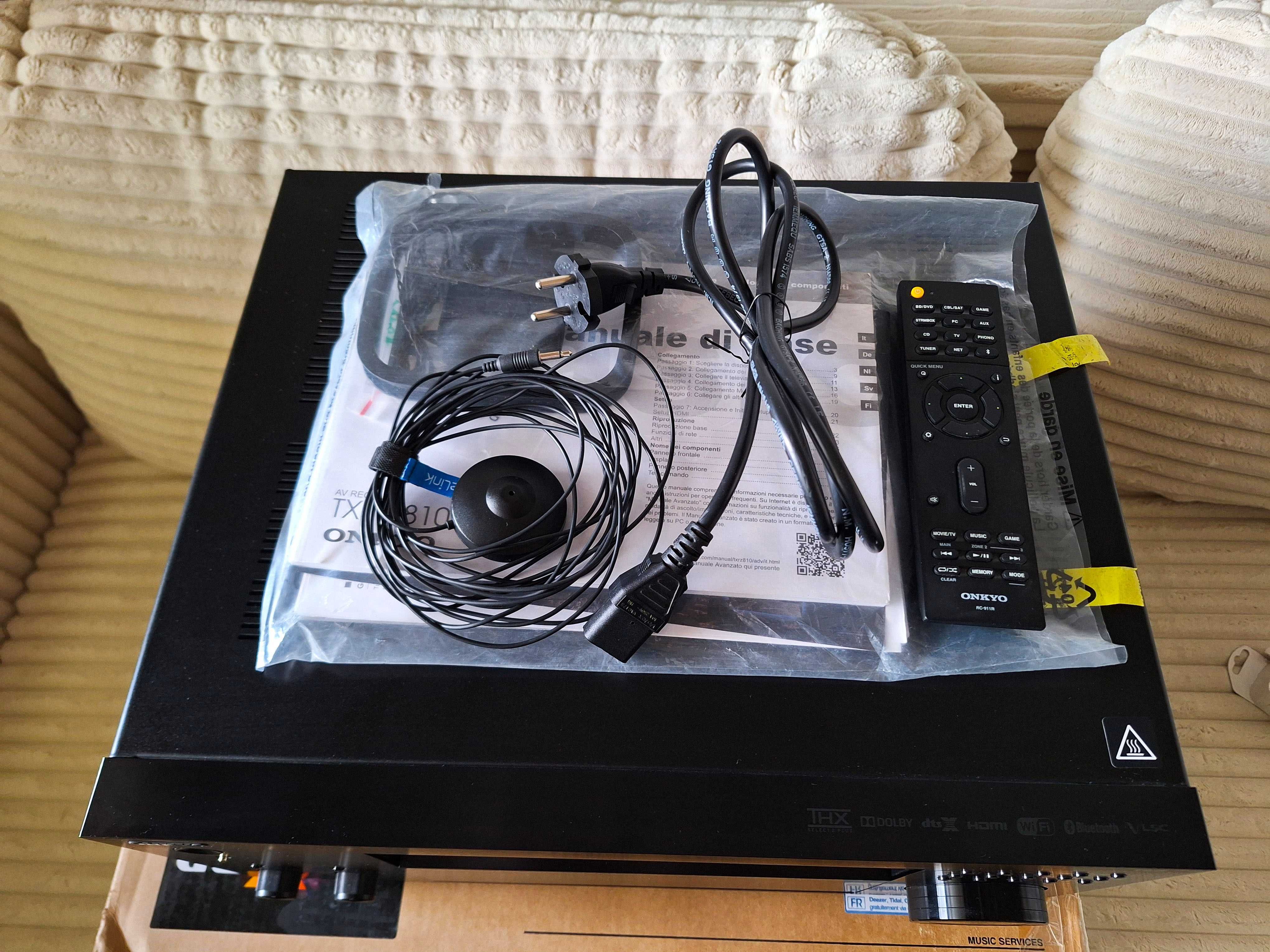 Amplituner kina domowego Onkyo TX-RZ810 (stan gabinetowy)