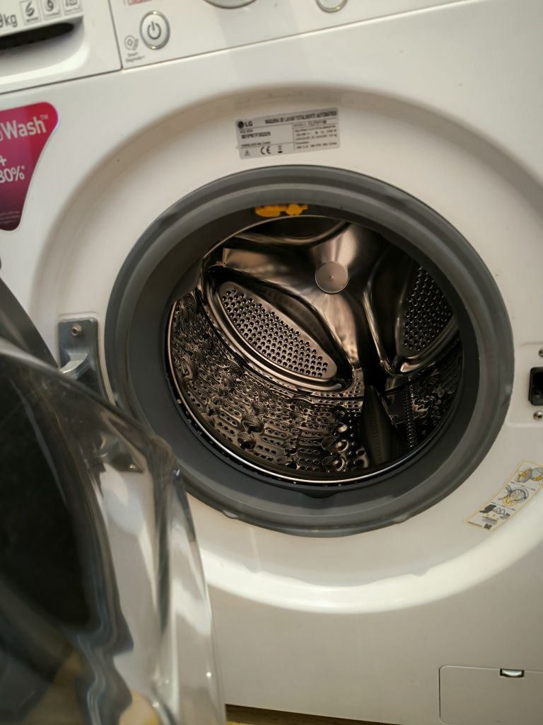 Máquina de lavar roupa LG 9kg