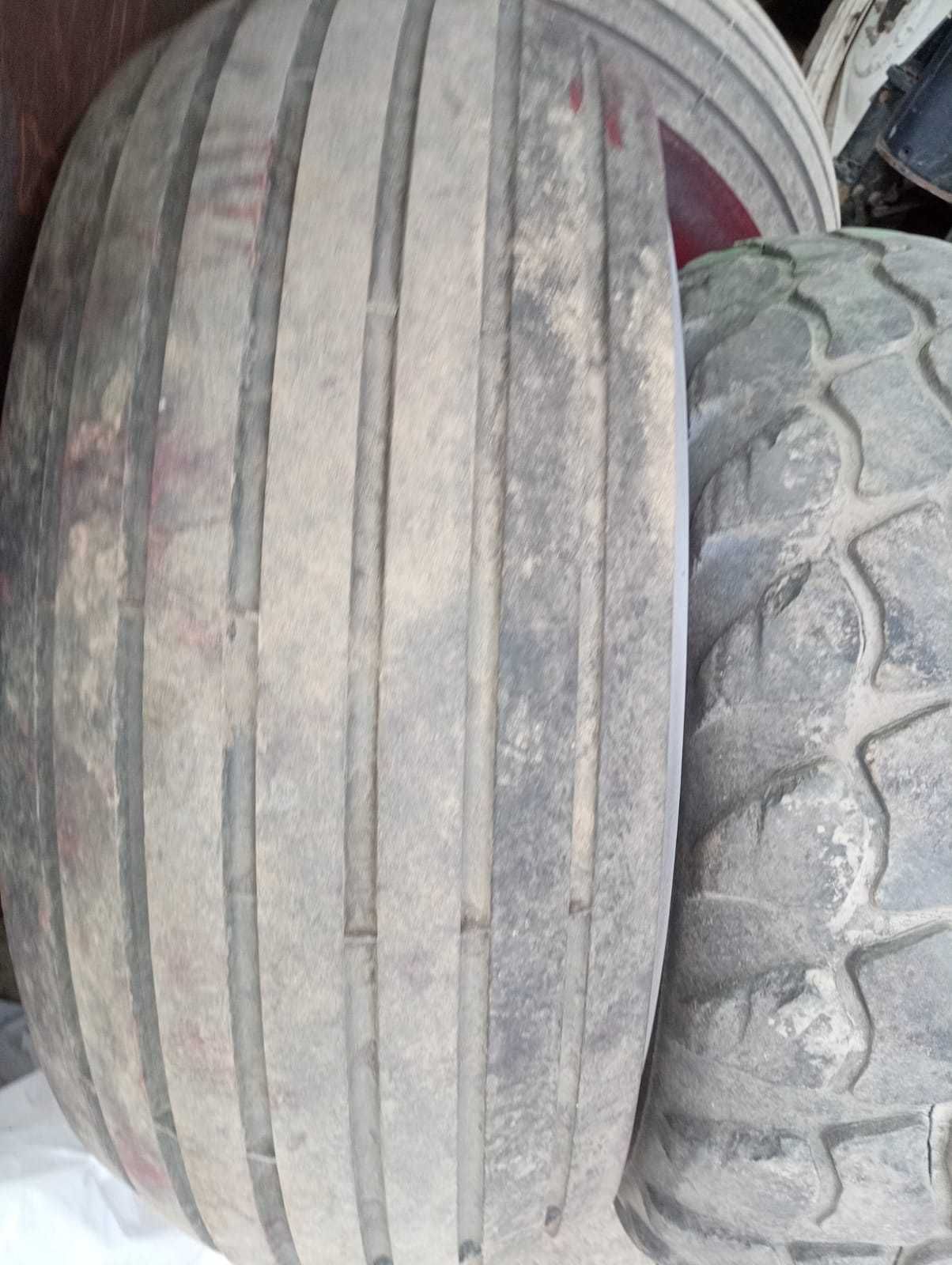 Sprzedam koła do przyczepy rolniczej HL811 i D47