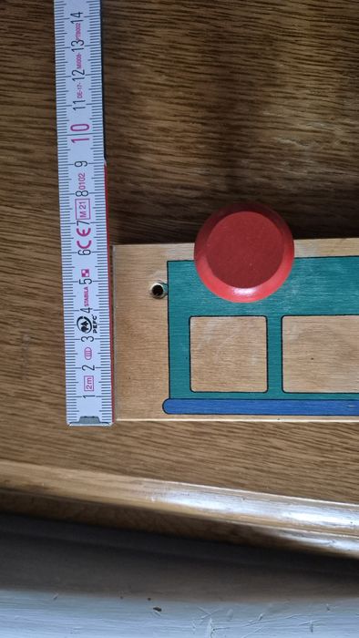 Wieszak drewniany dla dziecka