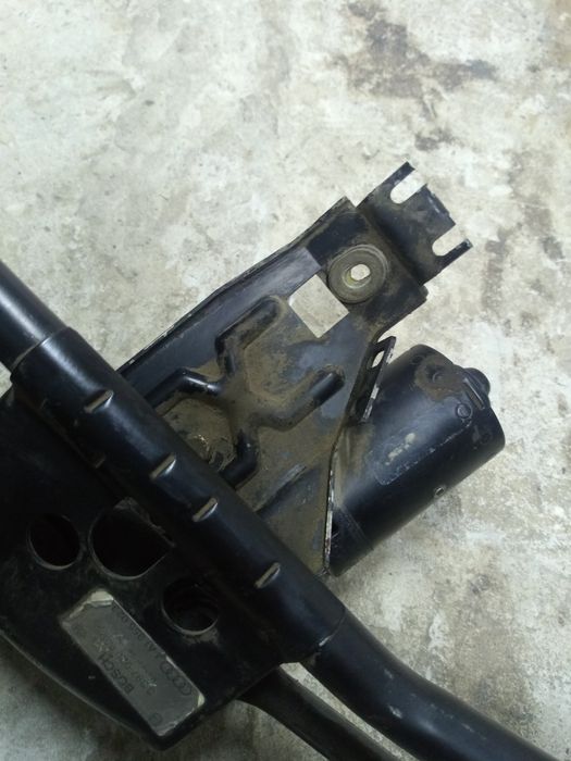 Запчастини Ауди 100,а6 с4, трапеція