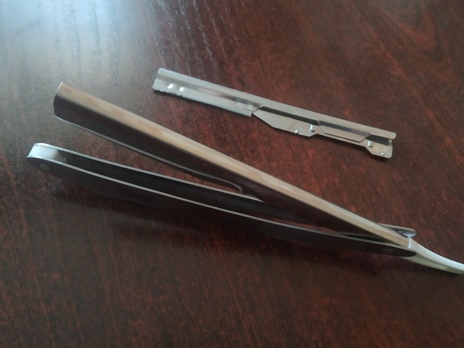 Бритва металева напівнебезпечна під змінні леза Zauber