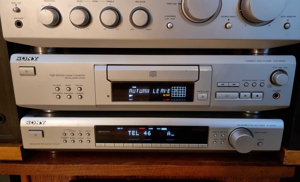 Wieża stereo Sony 3 segmenty + mały bonus