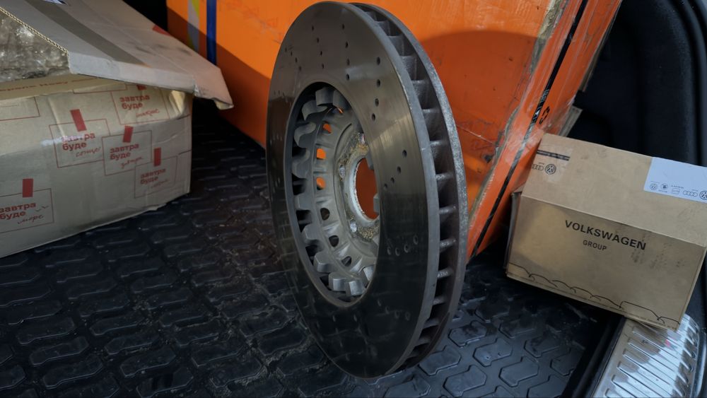 Audi RS 5 Передні гальмівні диски та колодки