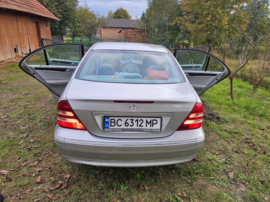 Мерсеес бенс с 303