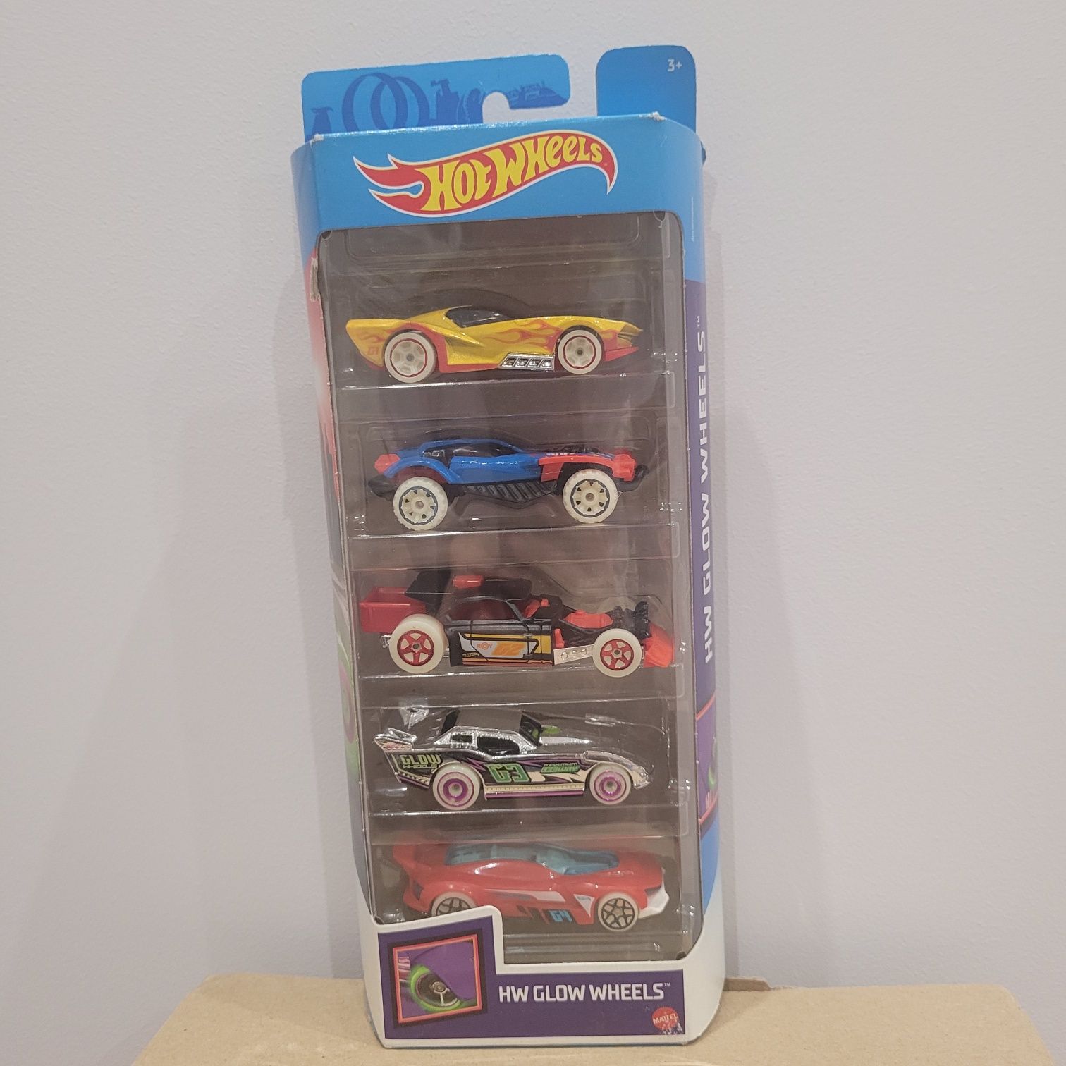 Hot Wheels hw glow wheels GHP65 świecące w ciemności