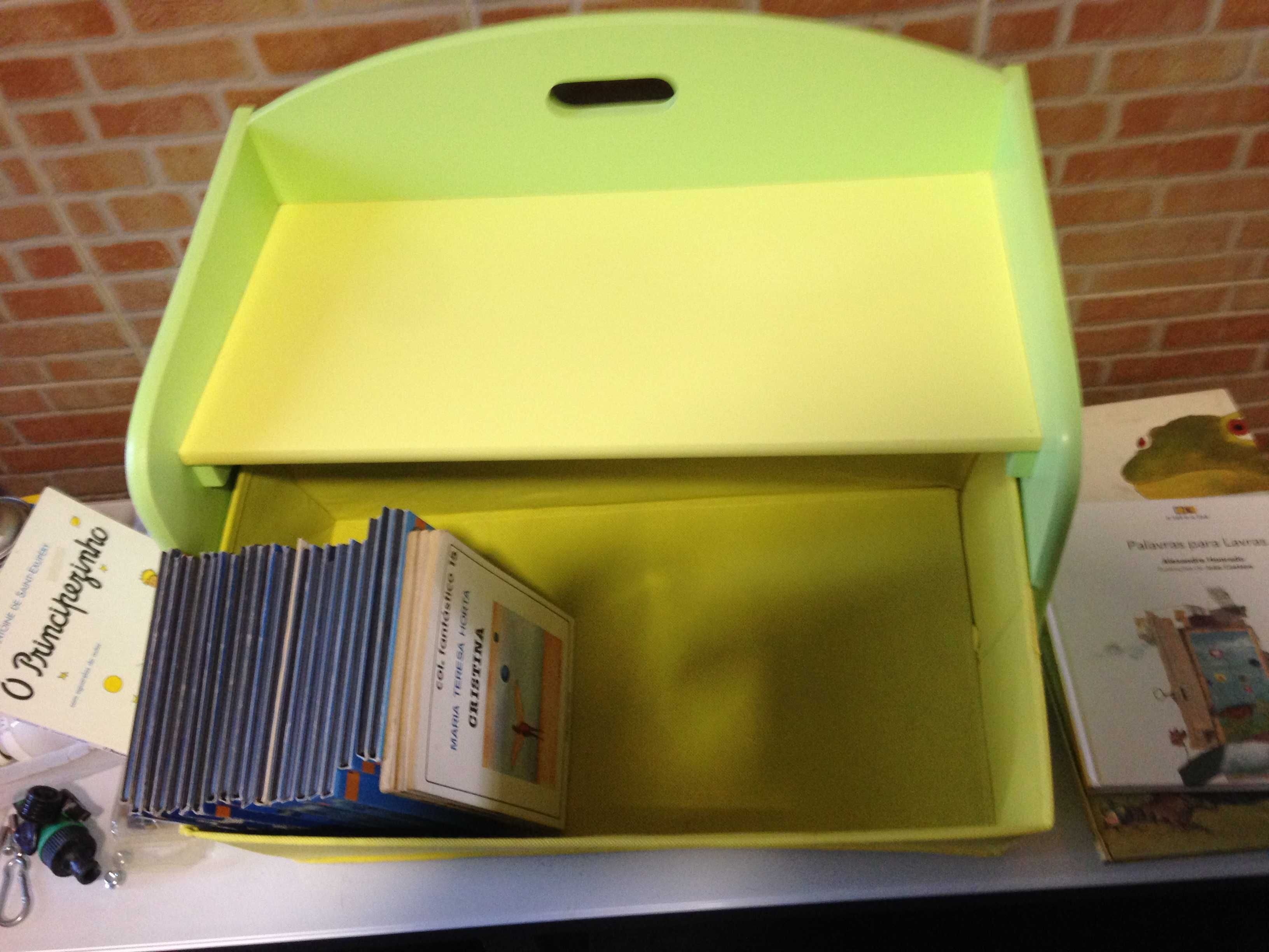 Banco de leitura para criança