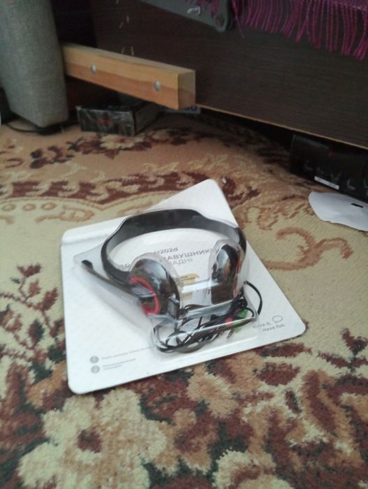 Продам комп'ютерні навушники