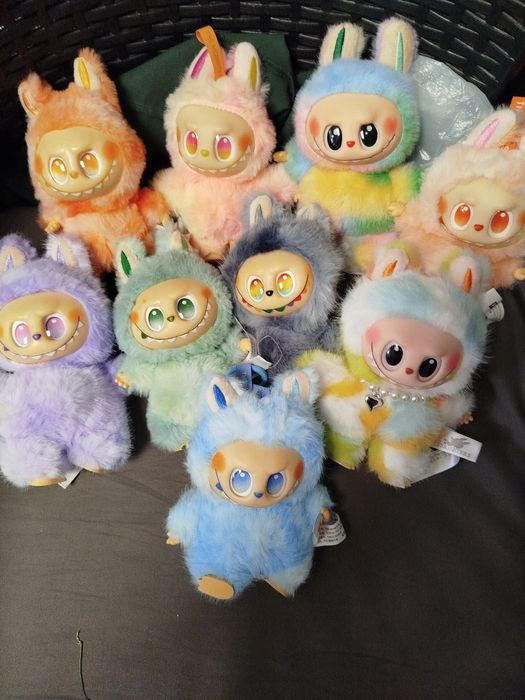 Wyprzedaż laleczek labubu