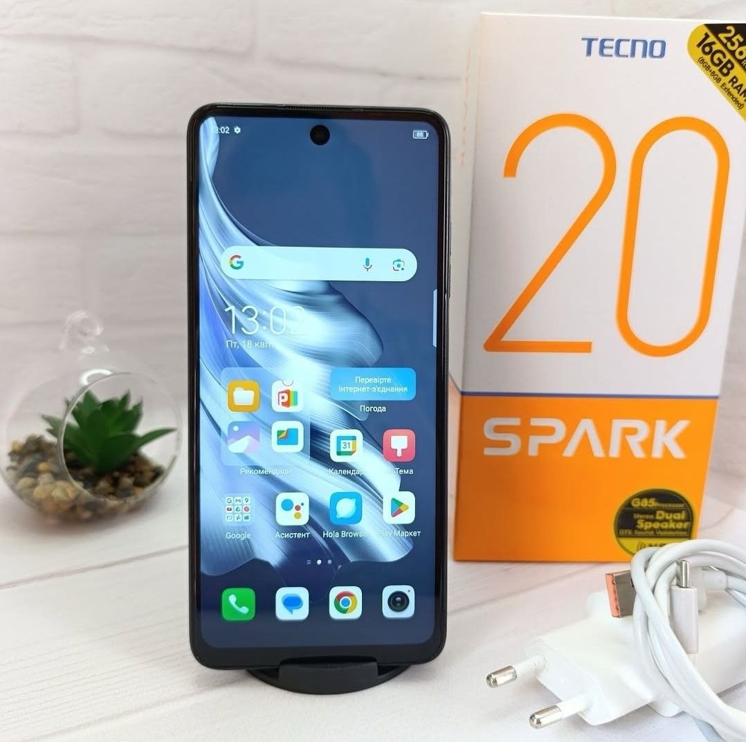 Продам телефон Tecno Spark 20 8+8/256Gb NFC в гарному стані