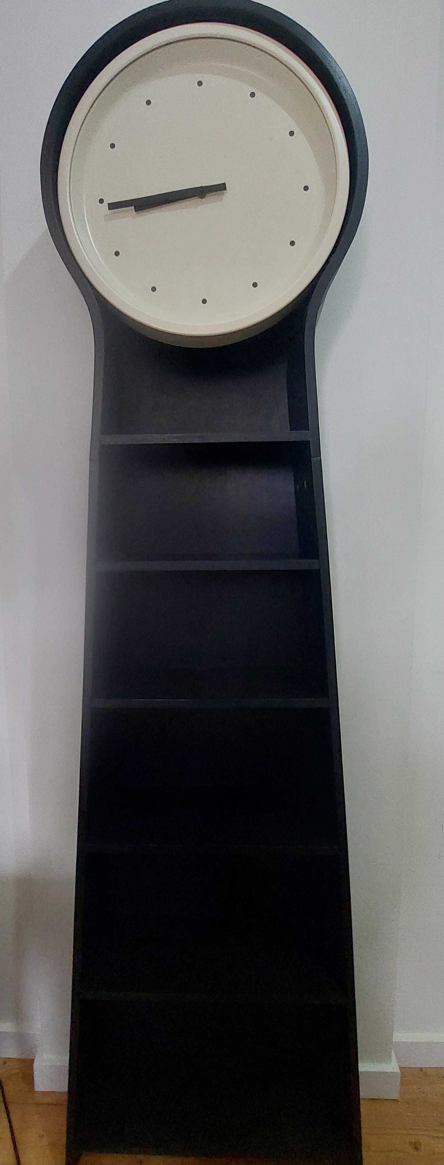 Estante com relógio PS Pendel (Ikea)