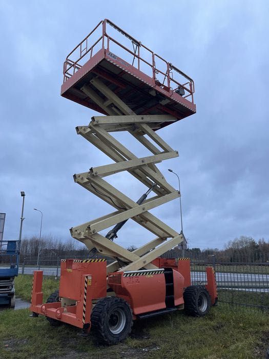 Wynajem podnośnika nożycowego 15 m 4x4 jlg 4394 rt Gdynia