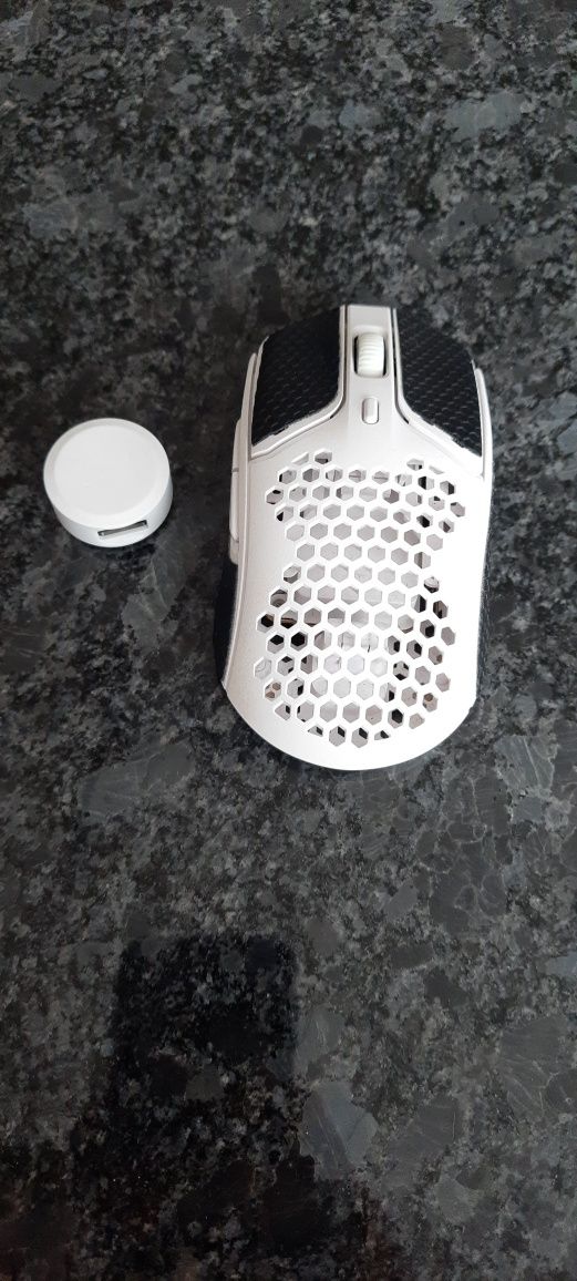 Bezprzewodowa mysz myszka Hyperx Pulsefire uszkodzona