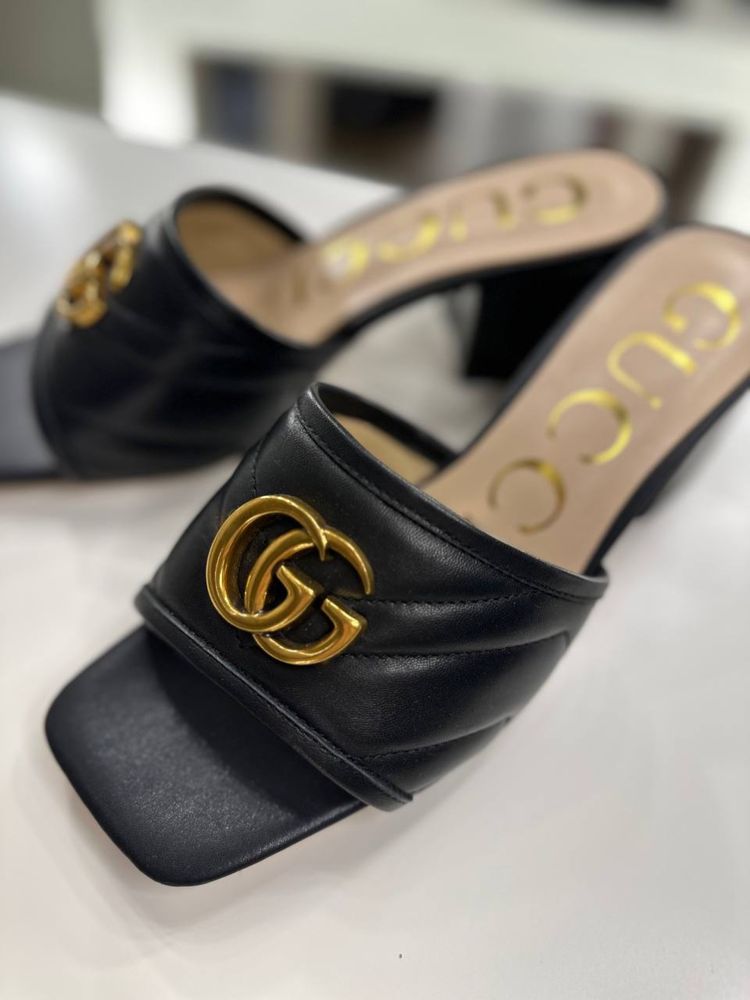 Шльопки gucci на каблуку