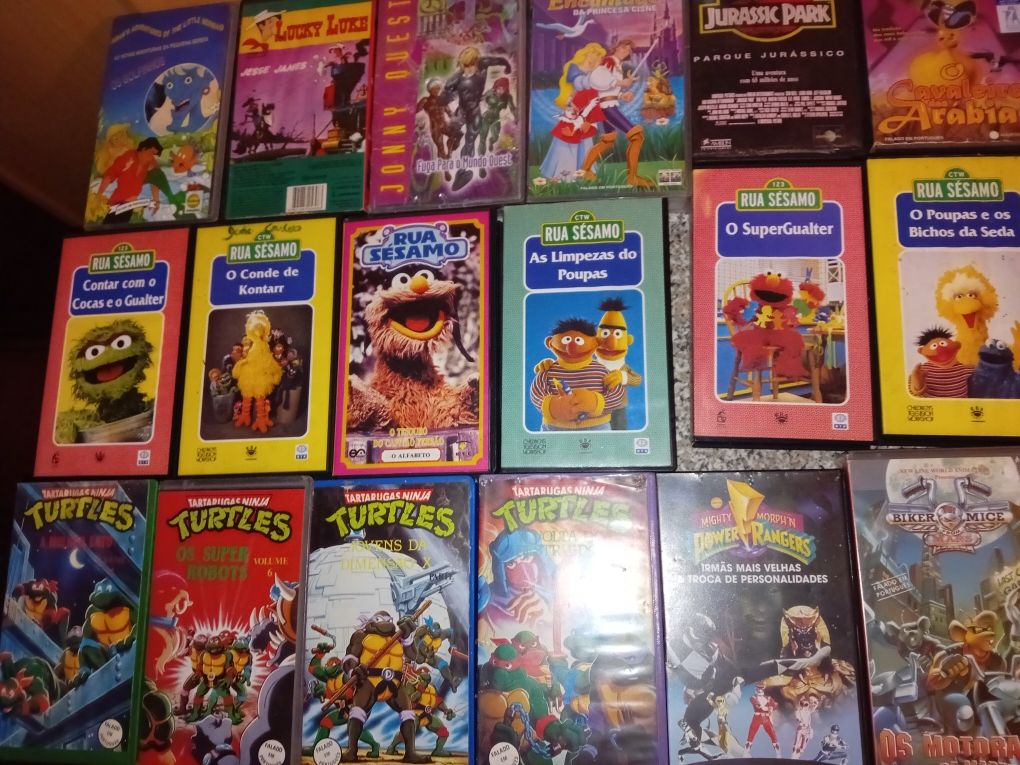 Conjunto de 80 Cassetes Vhs Infantis Diversas