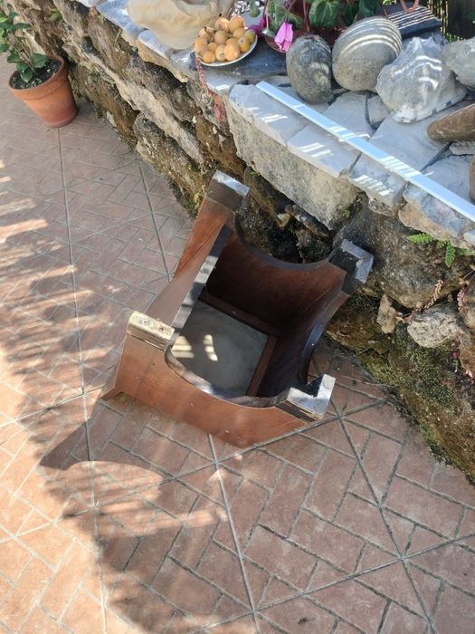 Mesa e 4 Cadeiras de Madeira Maciça