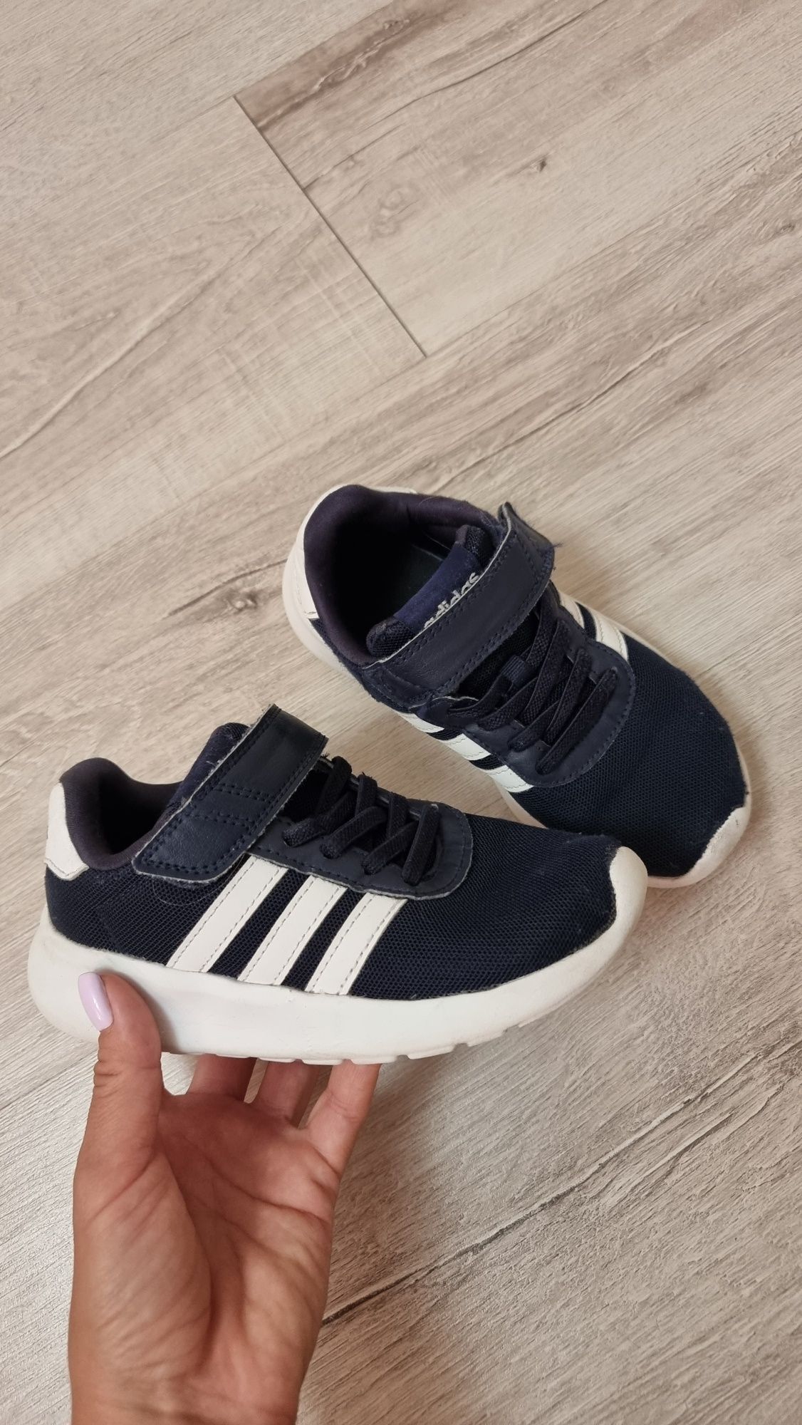 Кросівки adidas 29 розмір