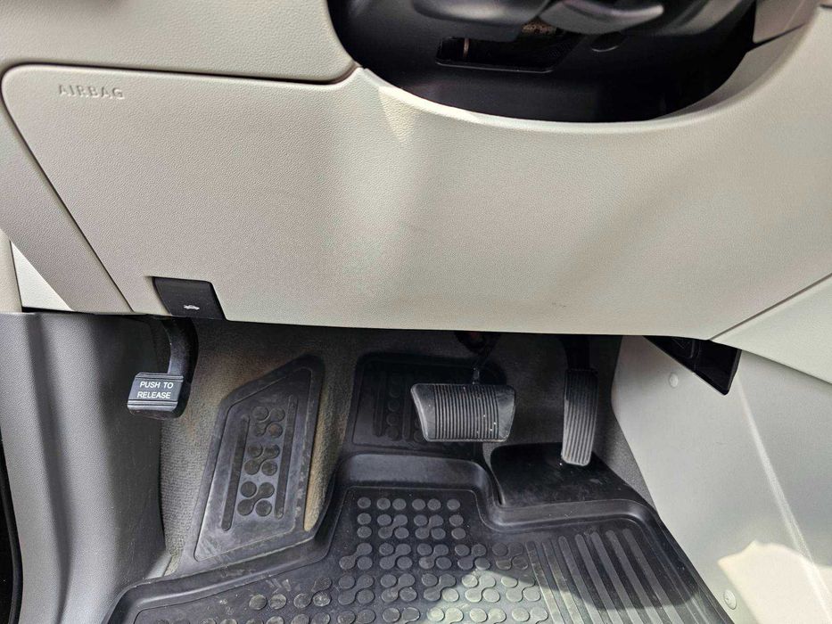 Мінівен Volkswagen Routan у максимальній комплектації SEL Premium.