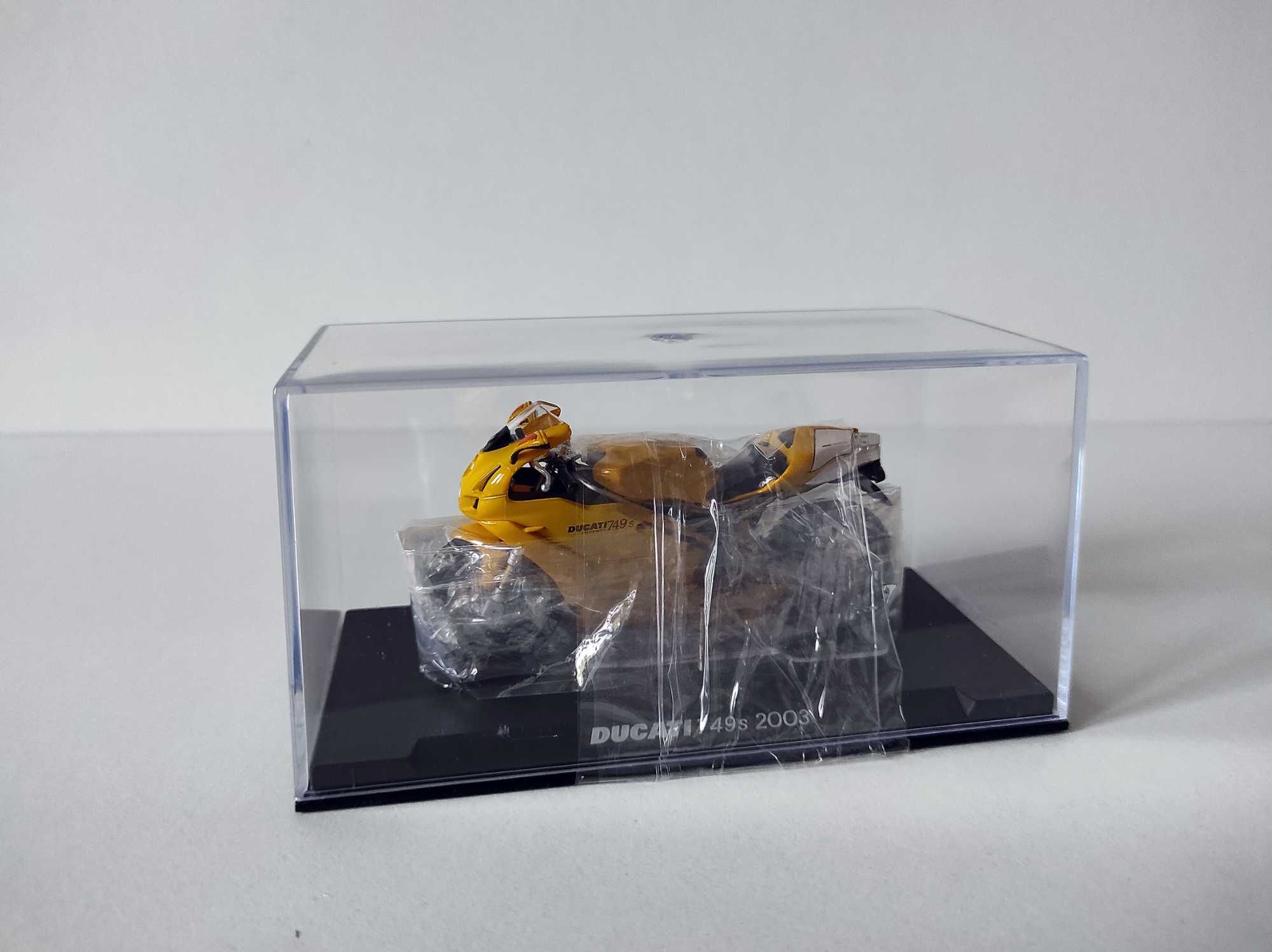 Ducati 749s 2003 Motor Motocykl 1:24