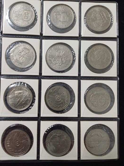 Moedas Portuguesas de 100 e 200 escudos 24 unidades