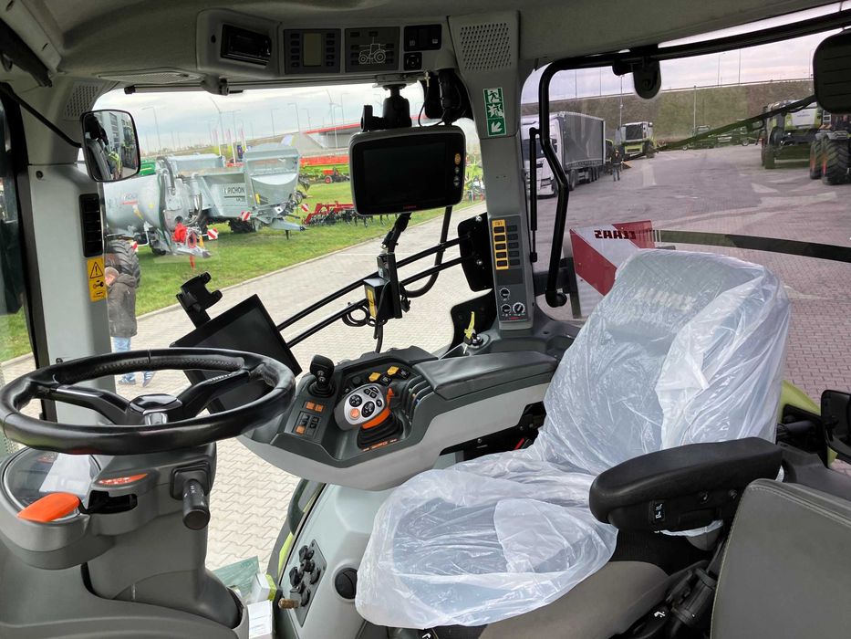 Трактор CLAAS AXION 870 2019 рік, 5999 мото/год