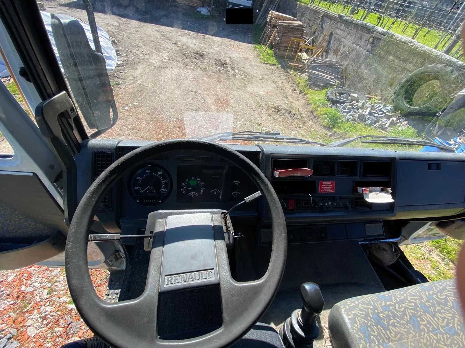 Renault Midliner M180 C/ Grua - **OTIMO ESTADO**