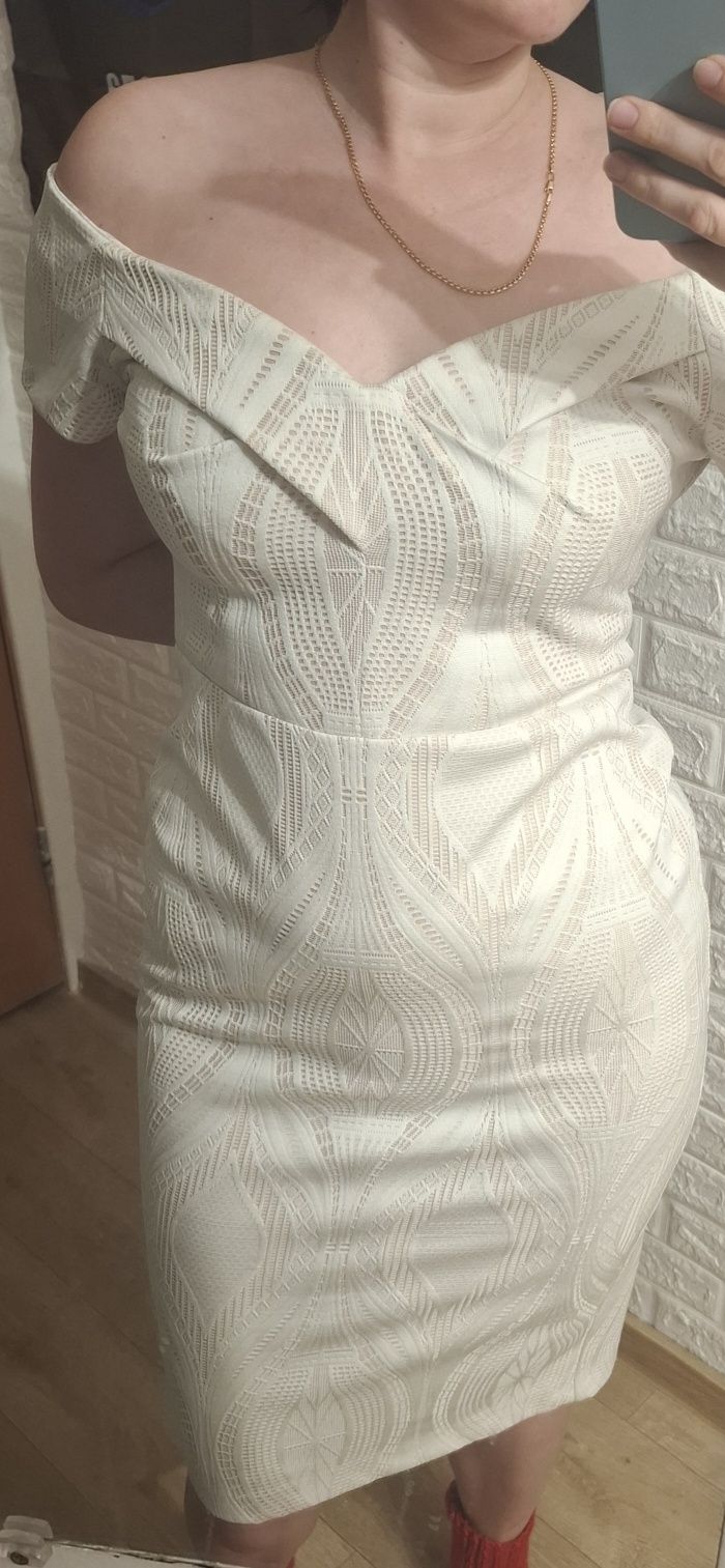 Елегантна сукня River Island