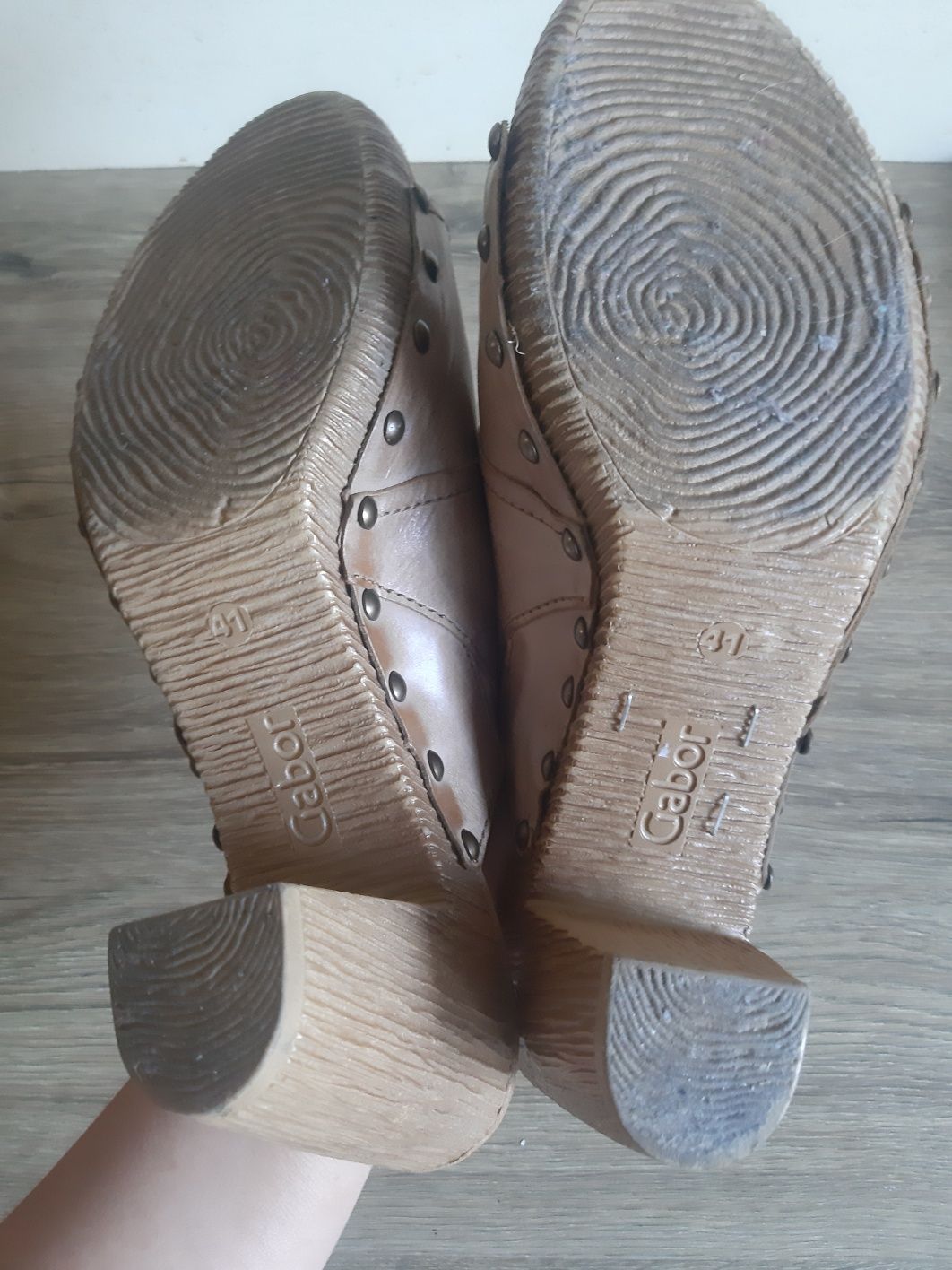Chodaki, laczki skórzane Gabor,41