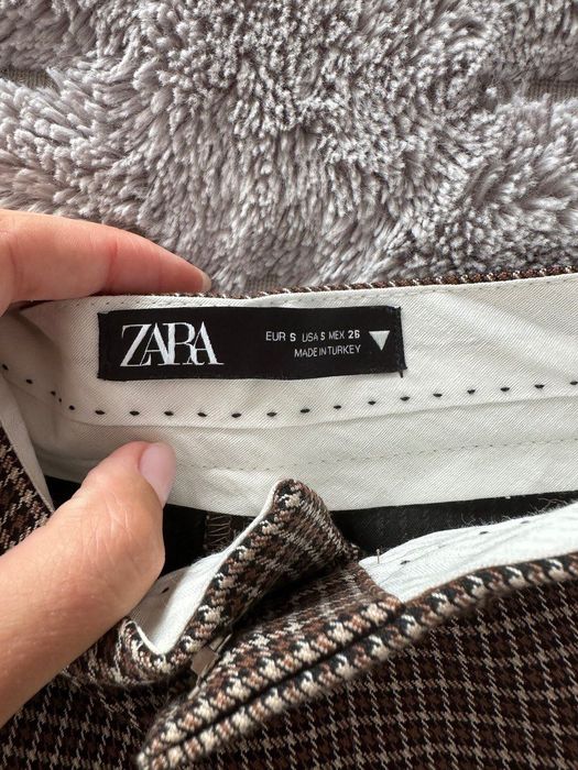 Шорти ZARA короткі в клітинку