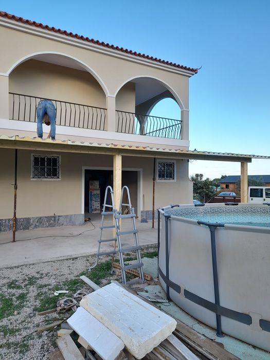 Remodelações gerais e construções de raiz.