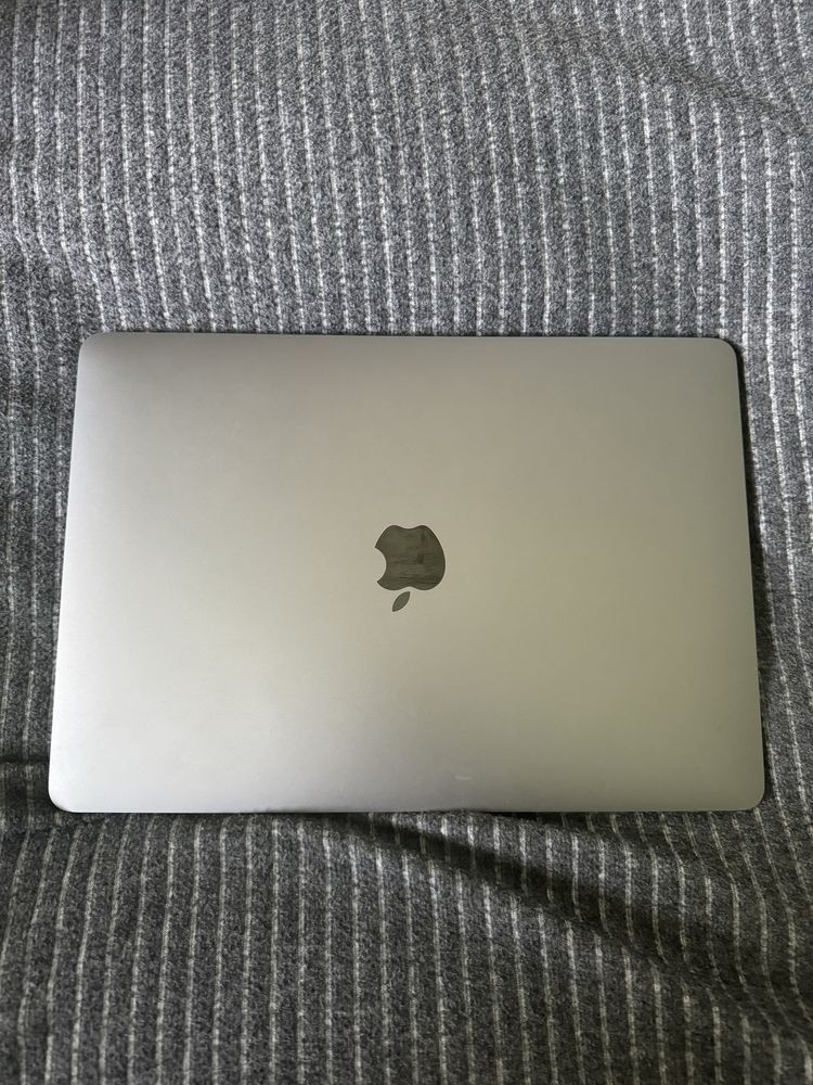 MacBook Air M1 jak nowy